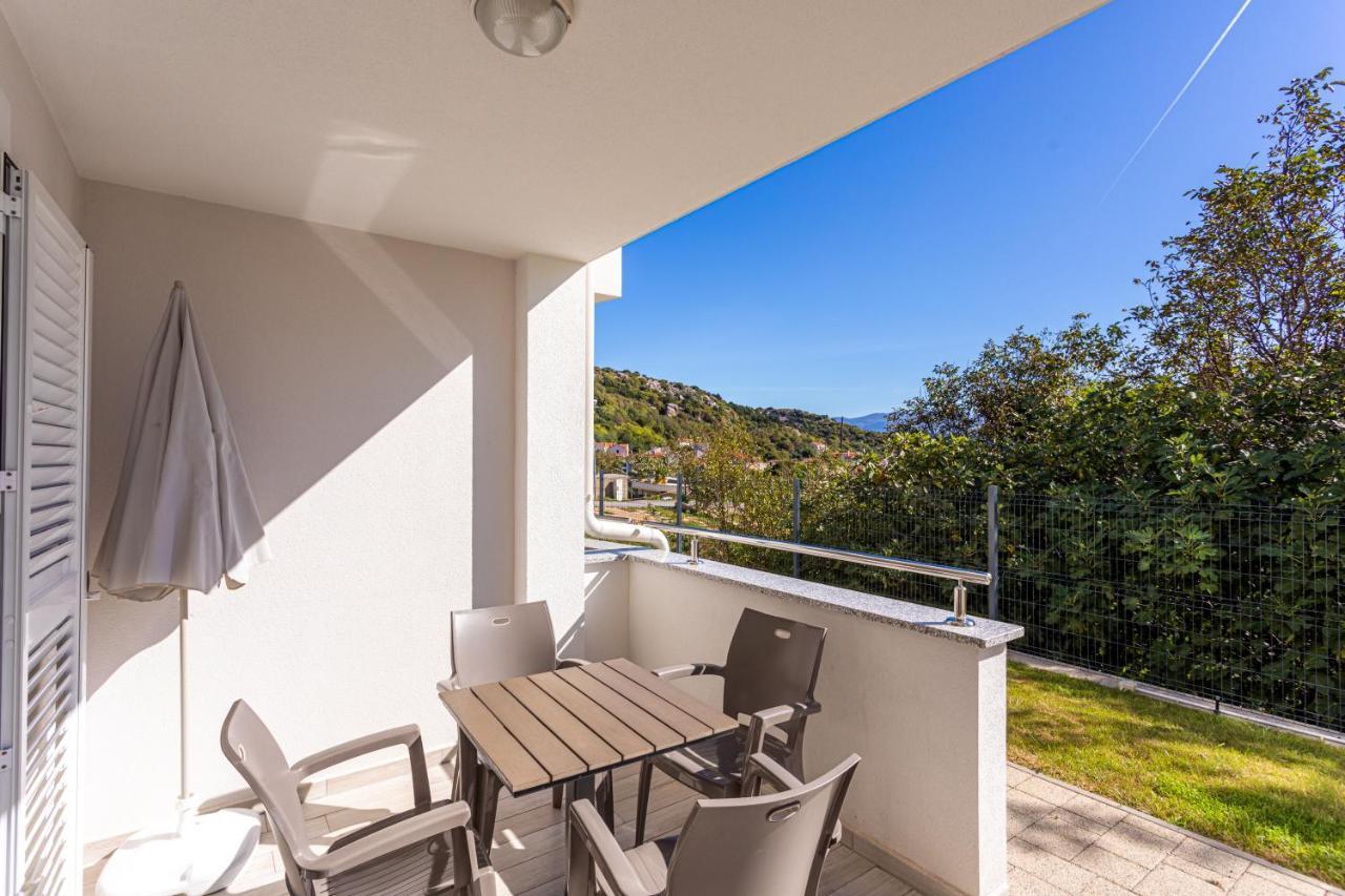 Apartments Crnekovic Tomislava 8 Baška Exterior foto