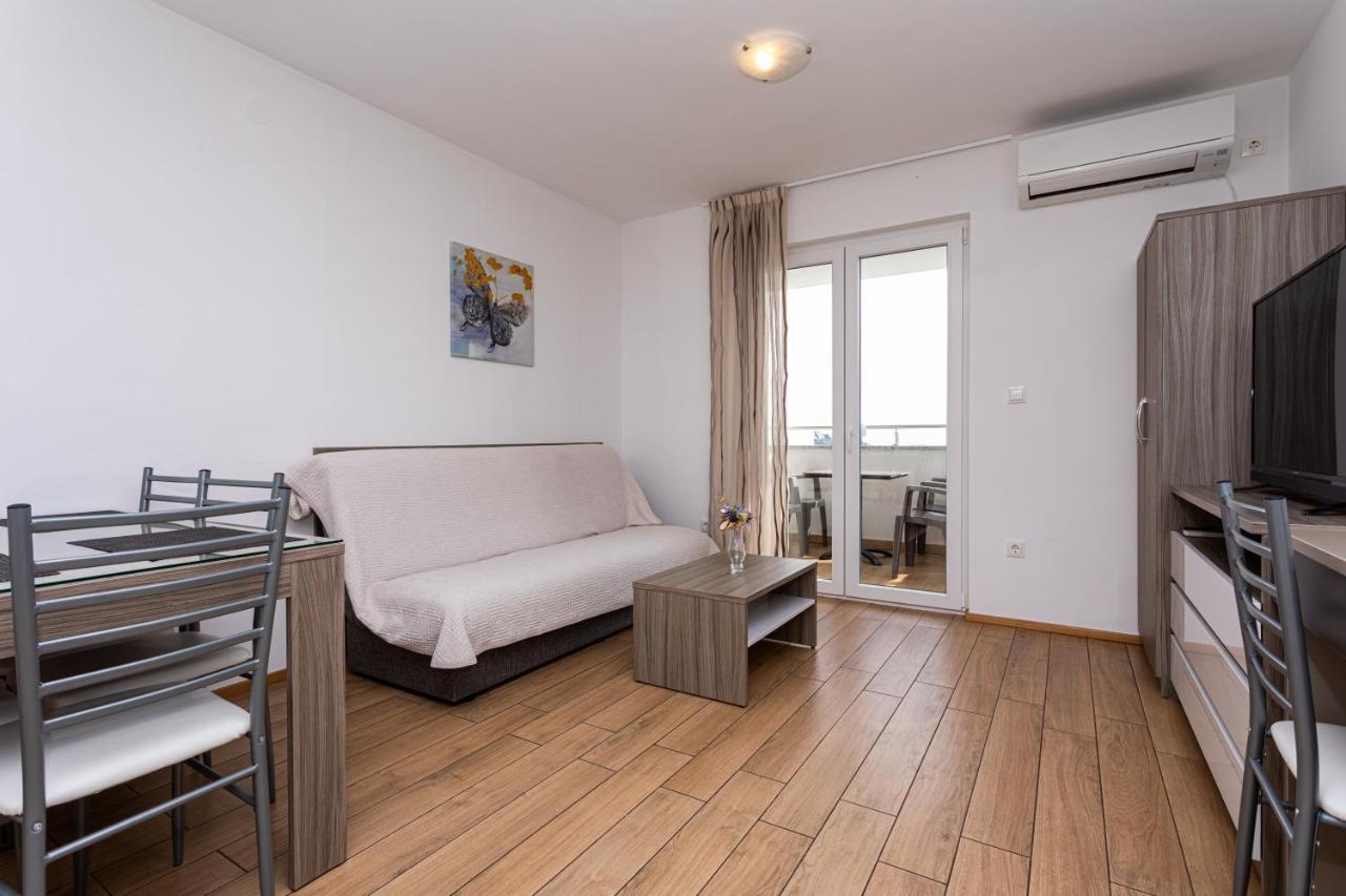 Apartments Crnekovic Tomislava 8 Baška Exterior foto