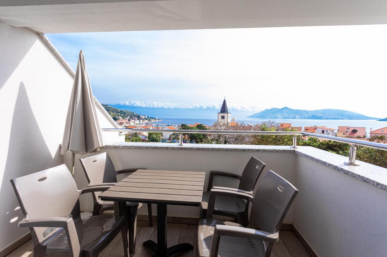 Apartments Crnekovic Tomislava 8 Baška Exterior foto